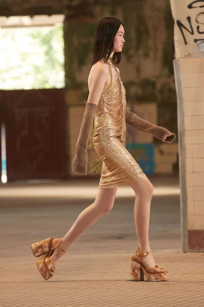 Look 12